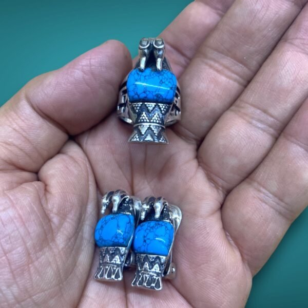 A very beautiful set of 925 silver, consisting of a ring and earrings in the ancient Egyptian style, which were made with perfection