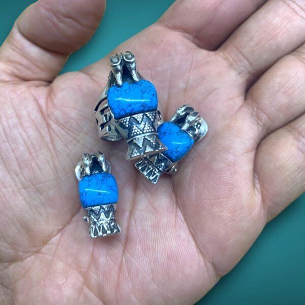 A very beautiful set of 925 silver, consisting of a ring and earrings in the ancient Egyptian style, which were made with perfection - Image 3